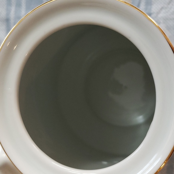 Tienshan White Teapot with Poinsettia Design - Picture 3 of 7